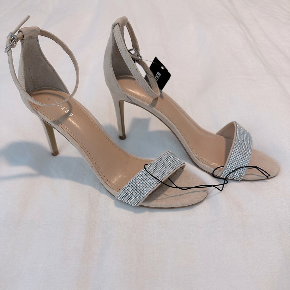 NWT Express Nude with Rhinestone Heels Size 8